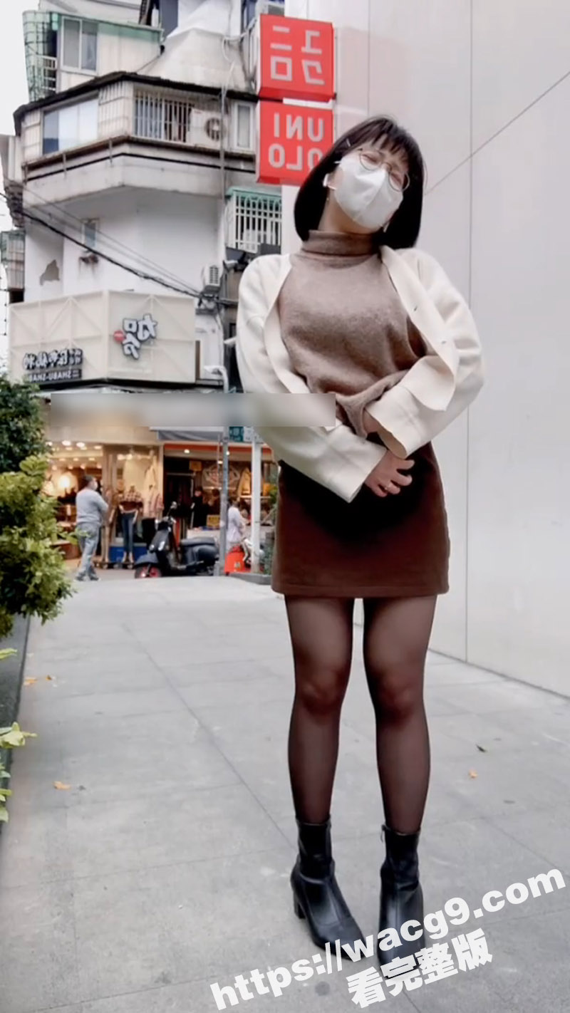 母狗眼镜妹内心独白 外表是乖乖女 其实渴望被人虐待轮奸 非常下贱的骚母狗 几十个男人强奸才能感到快乐