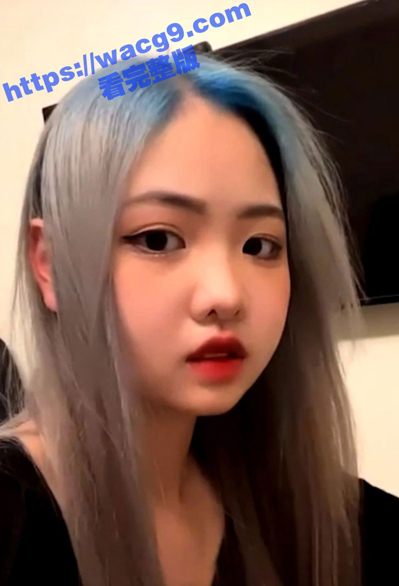 台湾娃娃脸反差小骚货相关图片