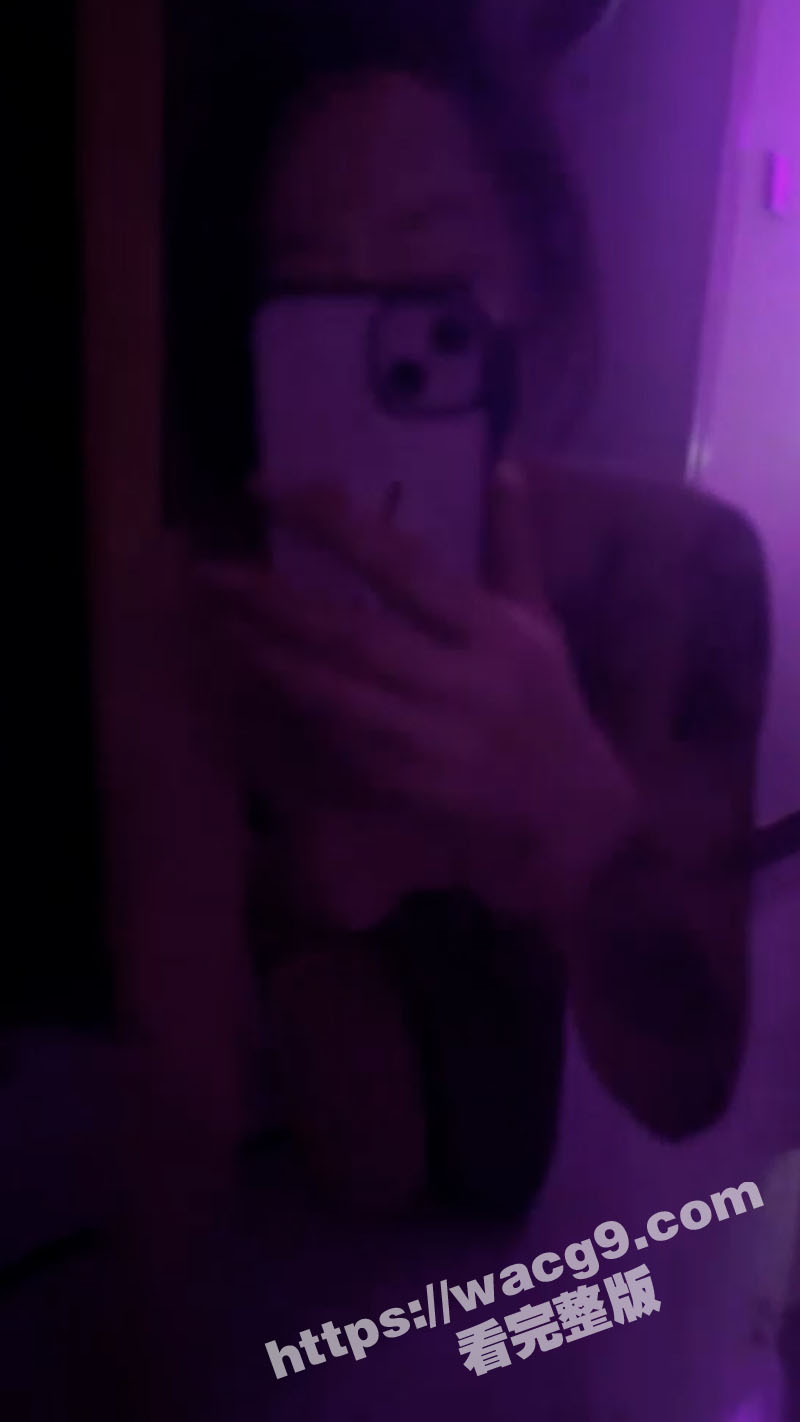 深圳酒吧狂野巨乳网红相关图片