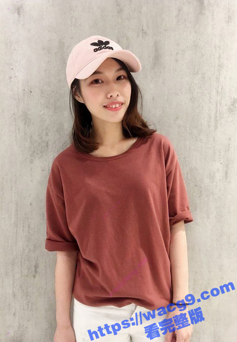 日本约炮华人少妇 身材纤细的性感人妻 嫁日本老公后出来偷情 穿着黑丝被按倒爆操 操别人老婆就是爽