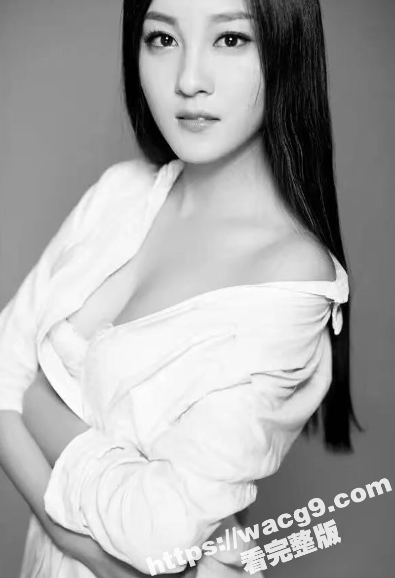 高颜值饥渴眼镜熟女居相关图片