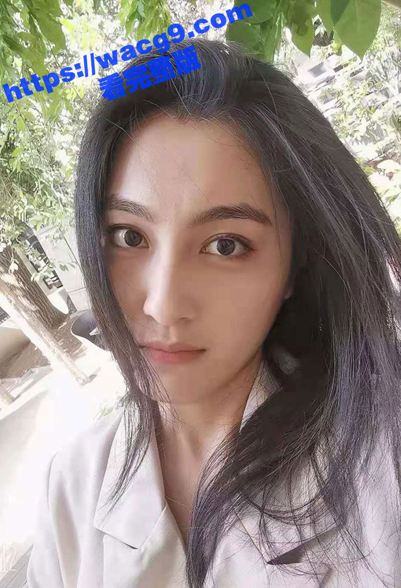 高颜值饥渴眼镜熟女居相关图片