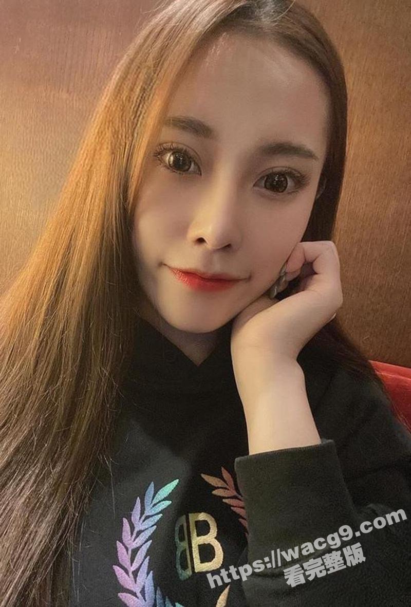 湾湾新晋颜值女神张芯相关图片