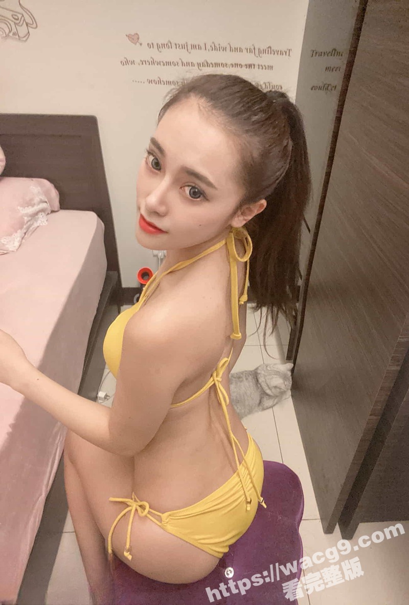 湾湾新晋颜值女神张芯相关图片