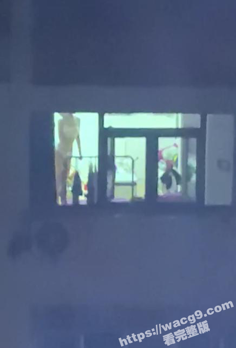 山东青岛高挑美女遭相关图片