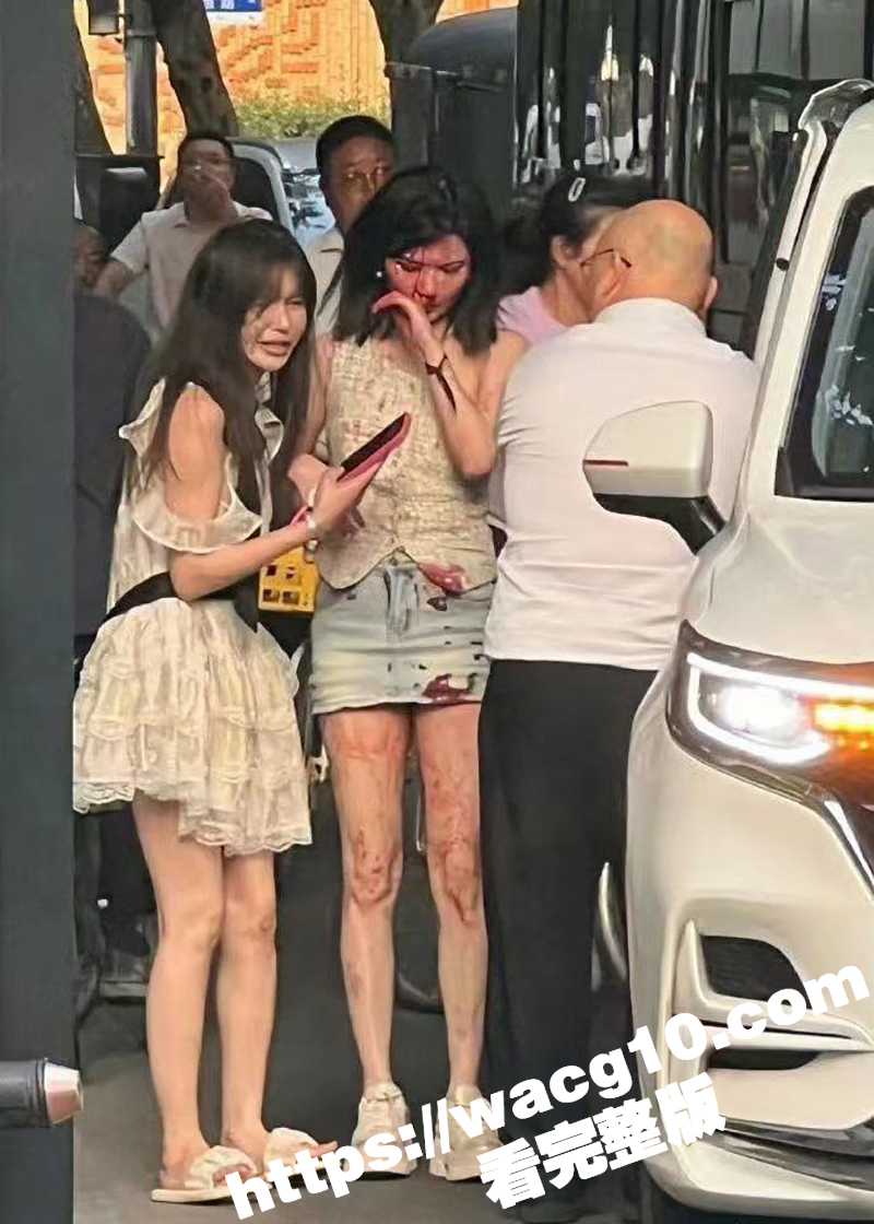 杭州醉酒男子酒吧门前相关图片