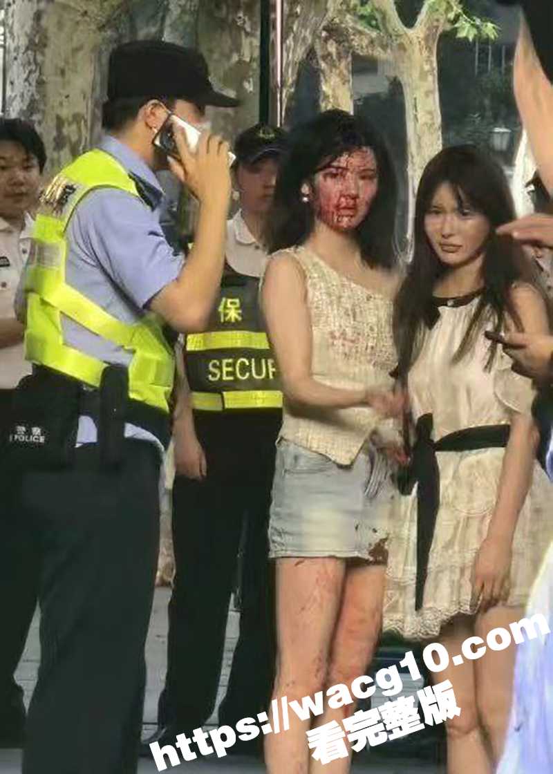 杭州醉酒男子酒吧门前相关图片