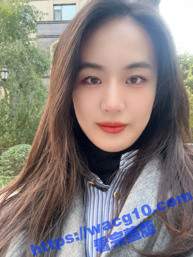 山东省潍坊市建设银行职工周心仪给单位领导发骚照 送逼上门 欲求上位