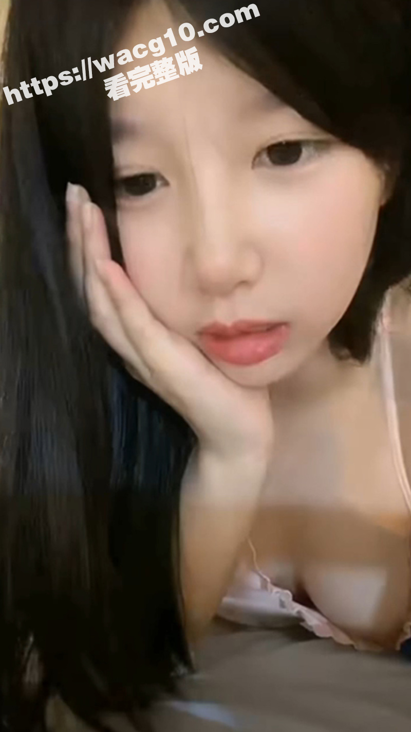 抖音童颜巨乳网红西西相关图片