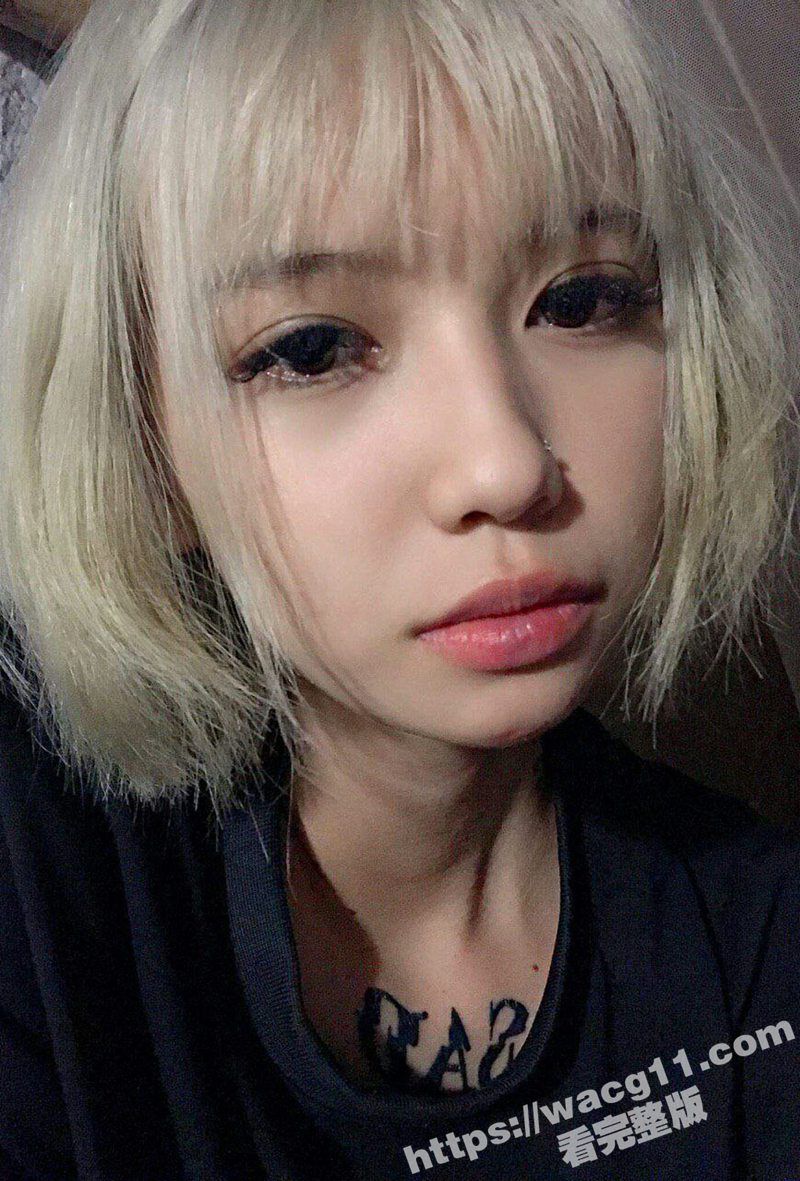 越南金发高颜值嫩妹 被调教自拍视频流出 身材性感苗条 揉搓嫩穴娇哼不止！