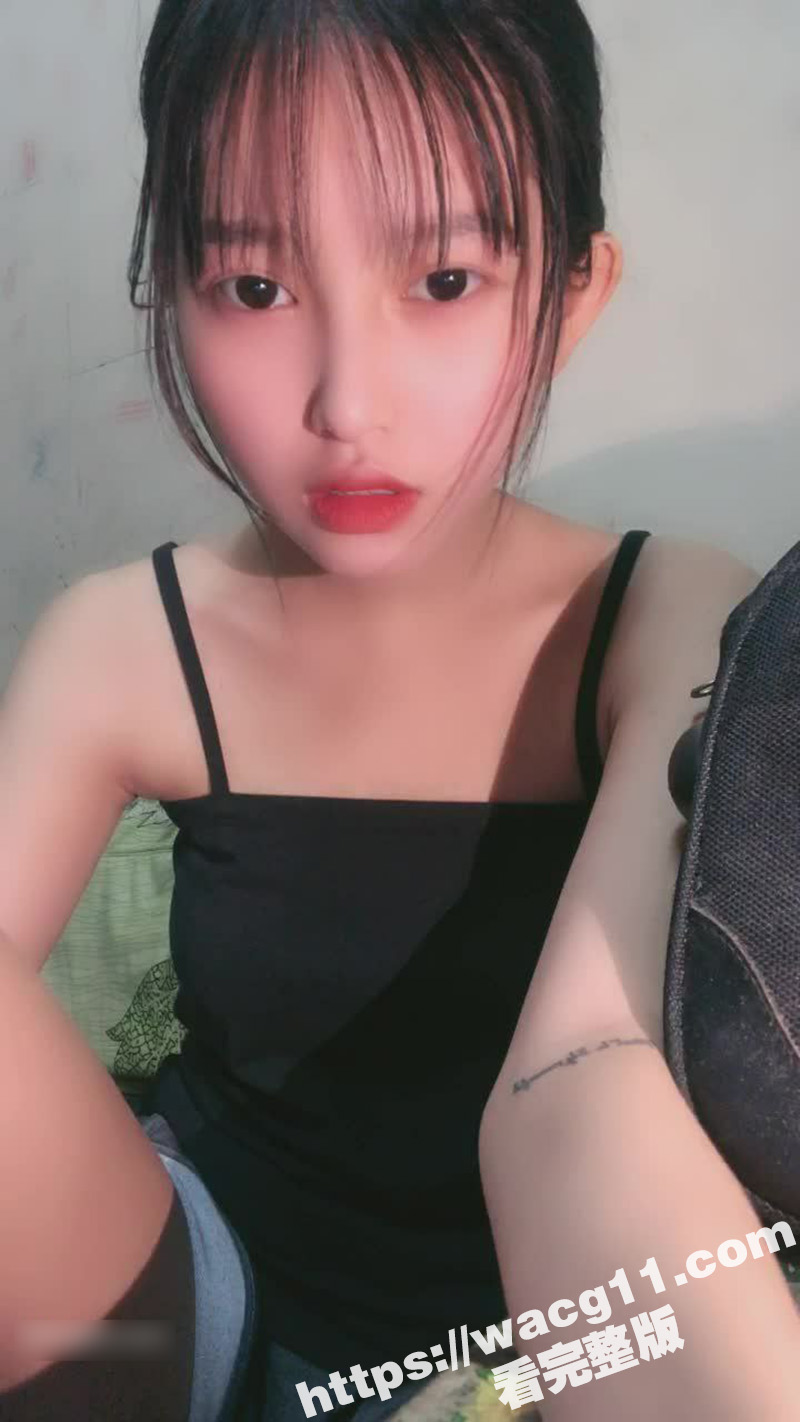 护理系大眼美少女 娇羞惹人怜身材超嫩 缺钱了下海直播 美乳嫩穴超粉嫩 真是人间尤物啊