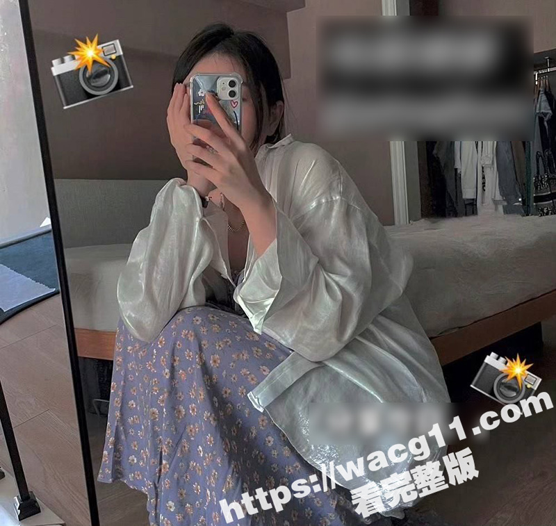 沈阳反差婊张梓涵 性感的肥臀母狗 人前清纯人后骚逼 翘起美臀被疯狂后入抽插