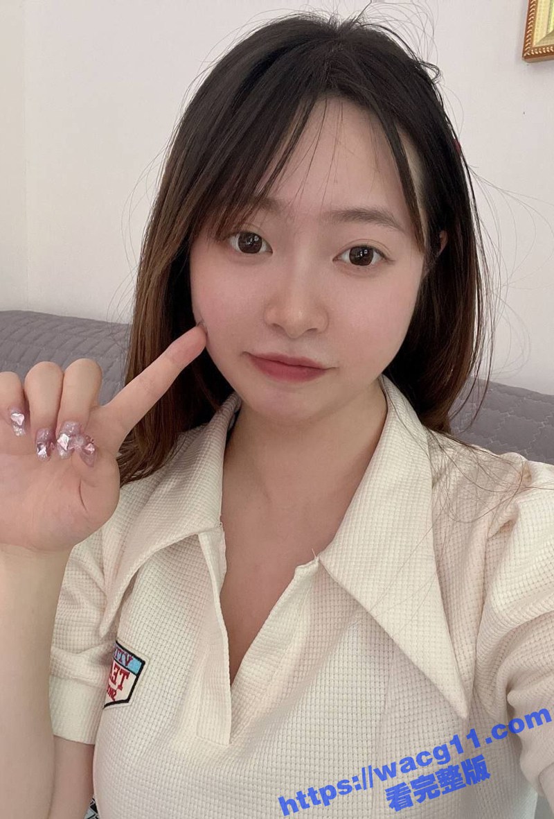 深圳已婚少妇 孟咏琪 出轨同村前男友 小母狗超爱吃鸡巴 含完别人的屌还回家跟老公舌吻！