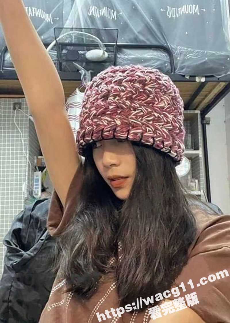 四川传媒学院校花 林智馨 嫩爆身材引人犯罪！出租屋给男友口交打飞机 女上位被爆操 欲望难耐！