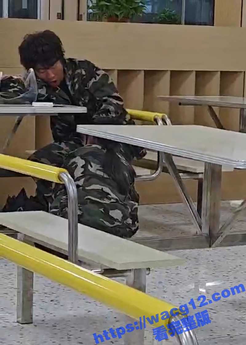 大学食堂惊现淫荡表演相关图片