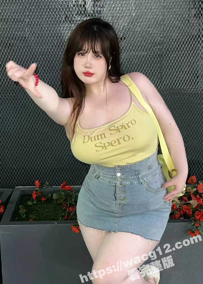 抖音川妹子巨乳白虎骚相关图片