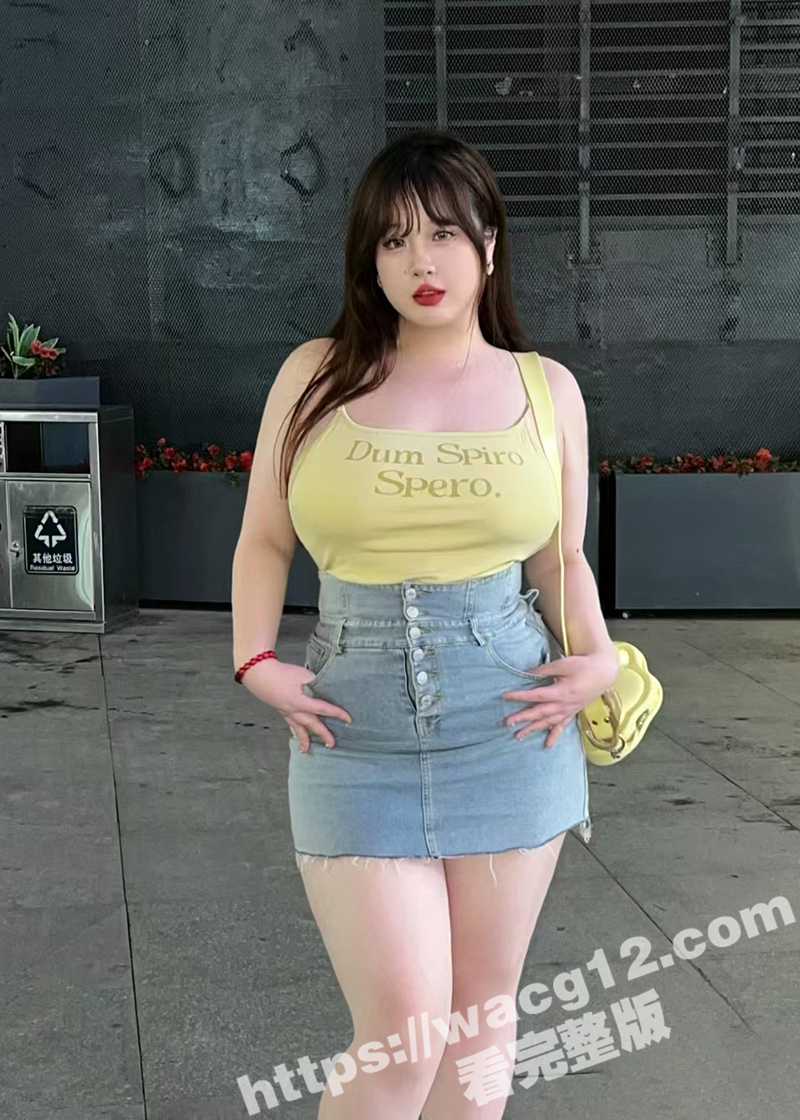 抖音川妹子巨乳白虎骚相关图片