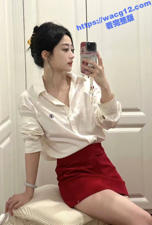 老板那里不行！前台美女短裙黑丝诱惑 被老板潜规则后请求当经理 最后被操得颜射满脸！