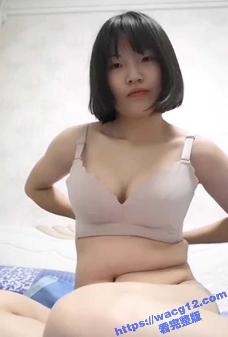 清纯短发女大学生 被相关图片