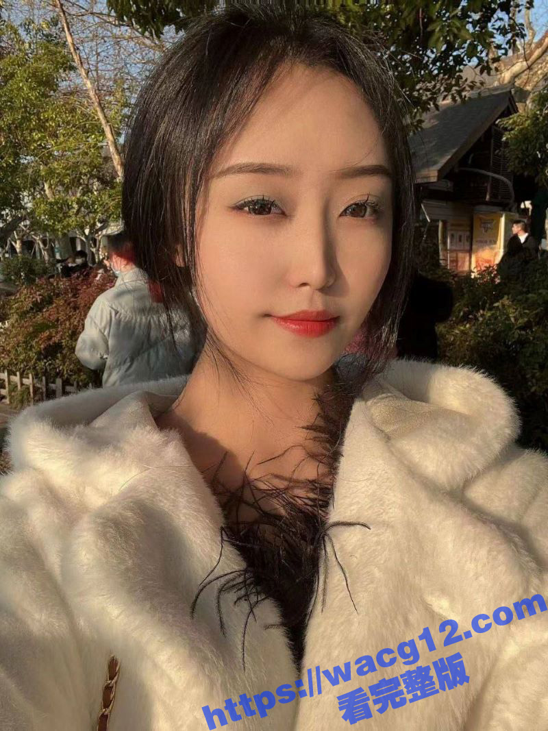 重庆刚工作的反差母狗 杨柯柯 老师不雅视频曝光！人前端庄的老师人后却是条淫荡母狗！