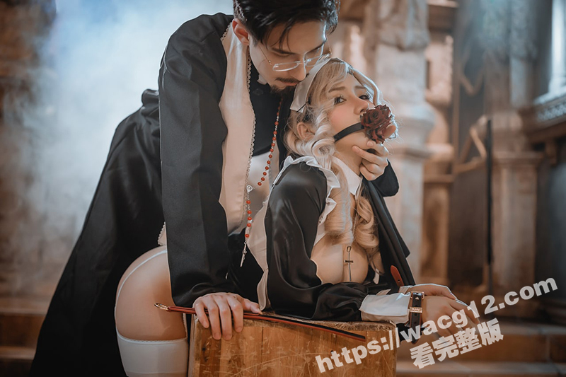 网红 芊川一笑 修女相关图片
