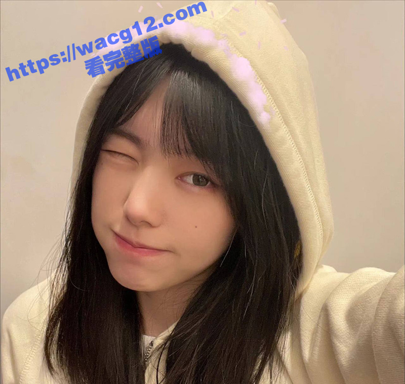 四川传媒学院美女李琨萌约炮体育生 圣诞节晚上被体育生公狗腰疯狂抽插 呻吟声回荡整个房间