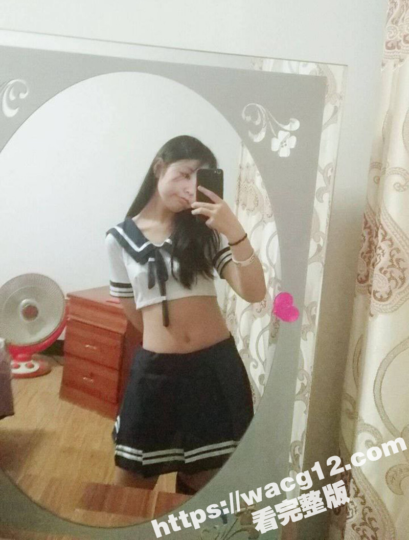 性感反差学生妹 身材相关图片