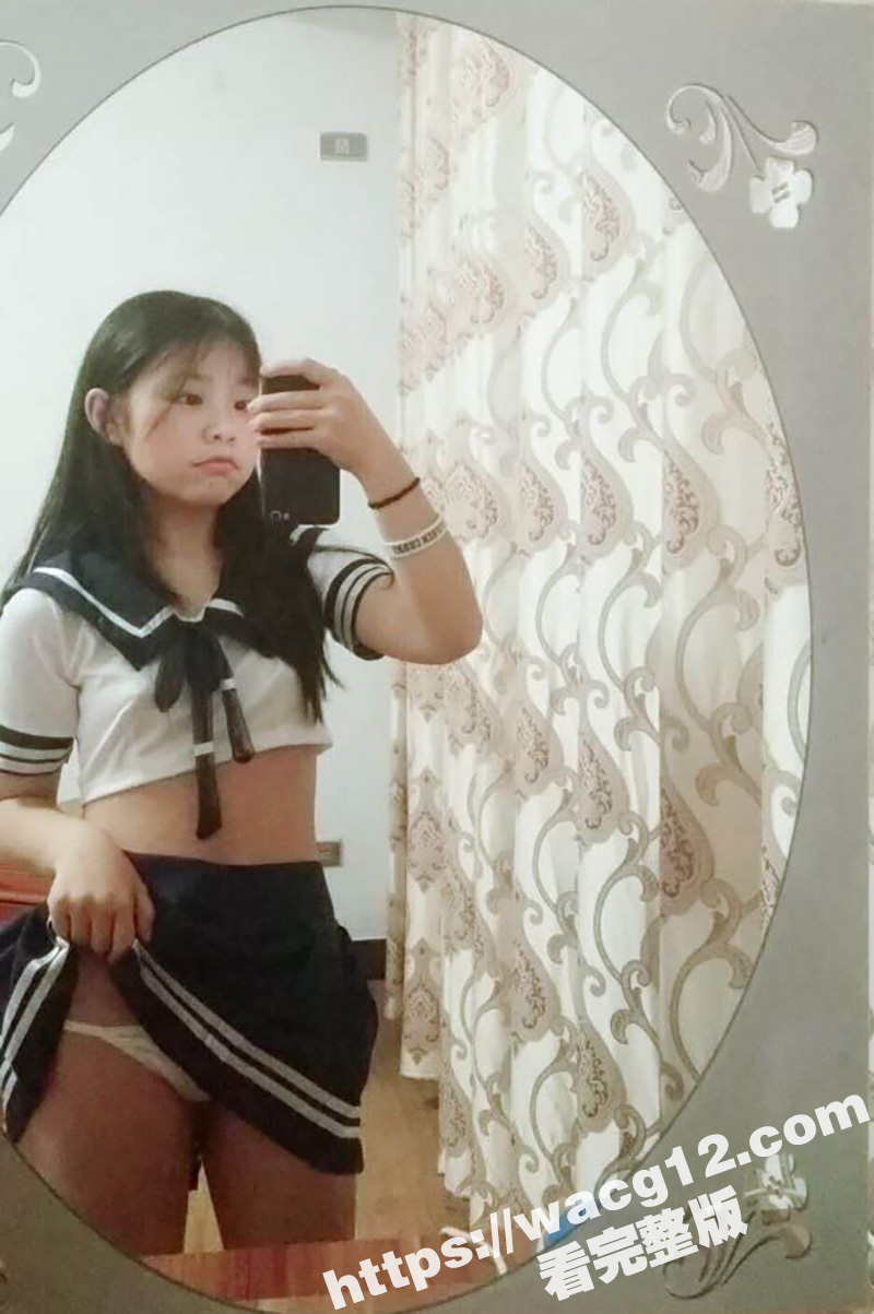 性感反差学生妹 身材相关图片