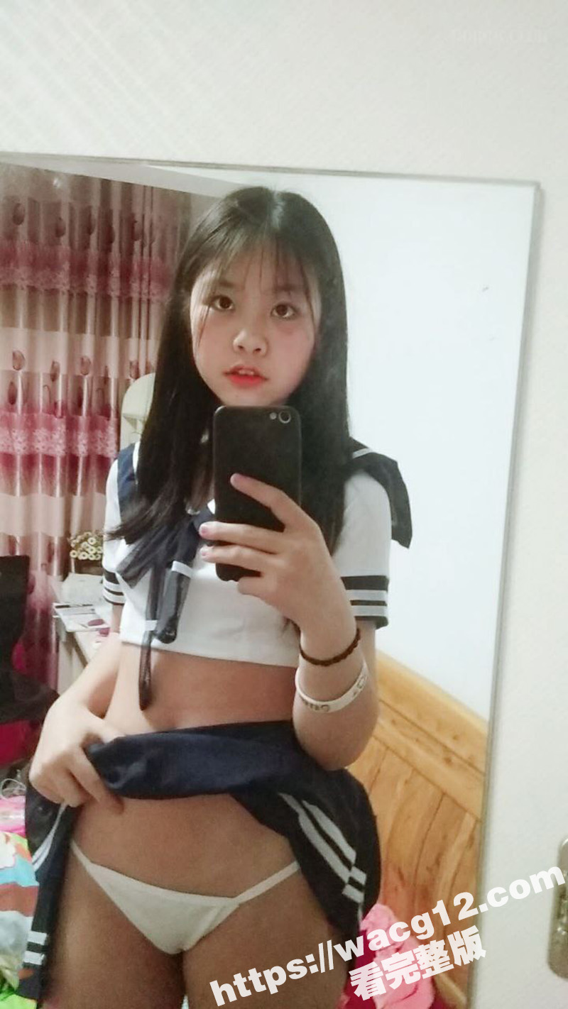 性感反差学生妹 身材相关图片