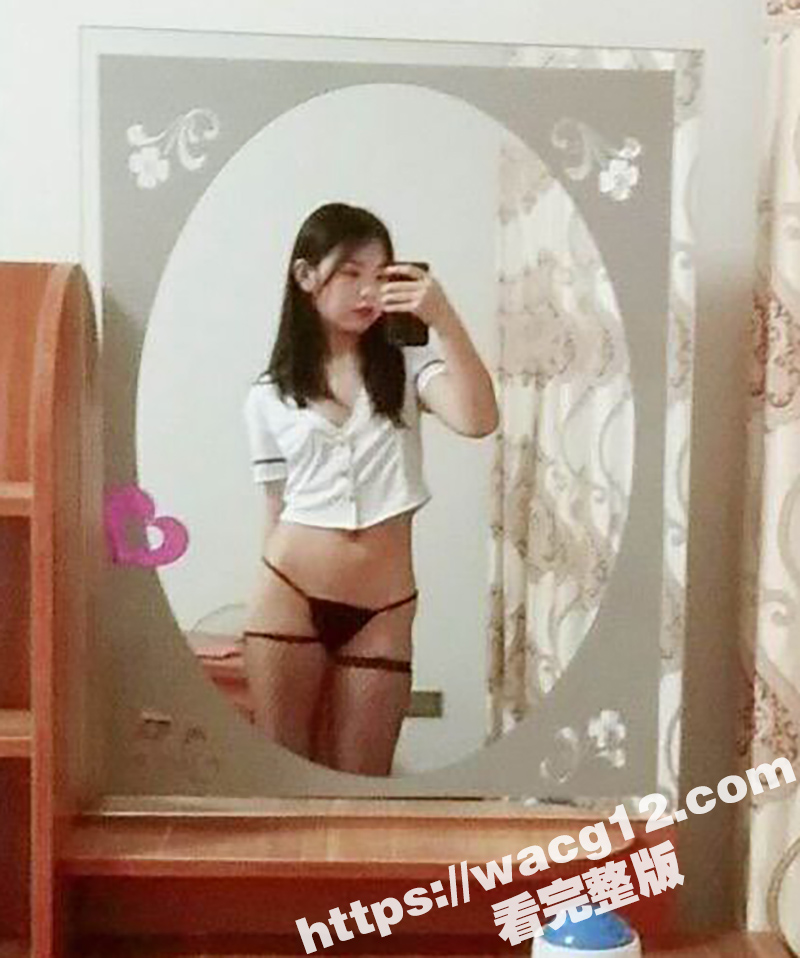 性感反差学生妹 身材相关图片