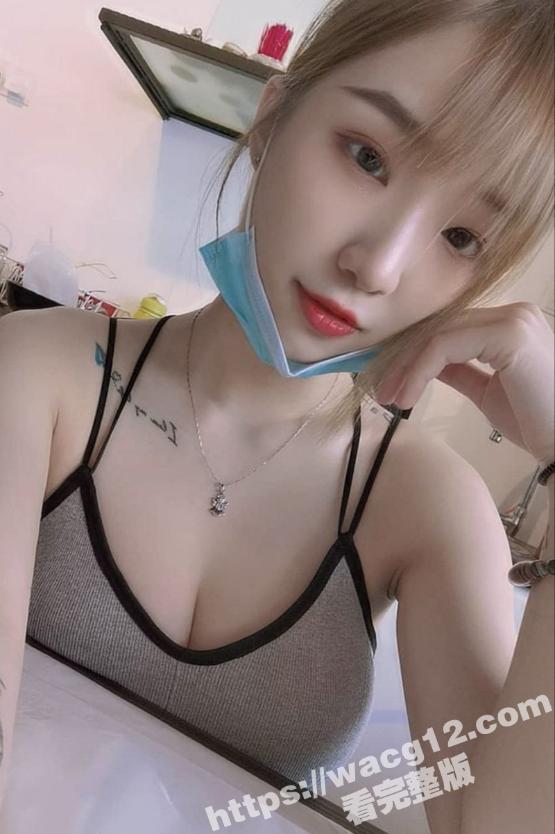 极品身材巨乳大学生兼相关图片
