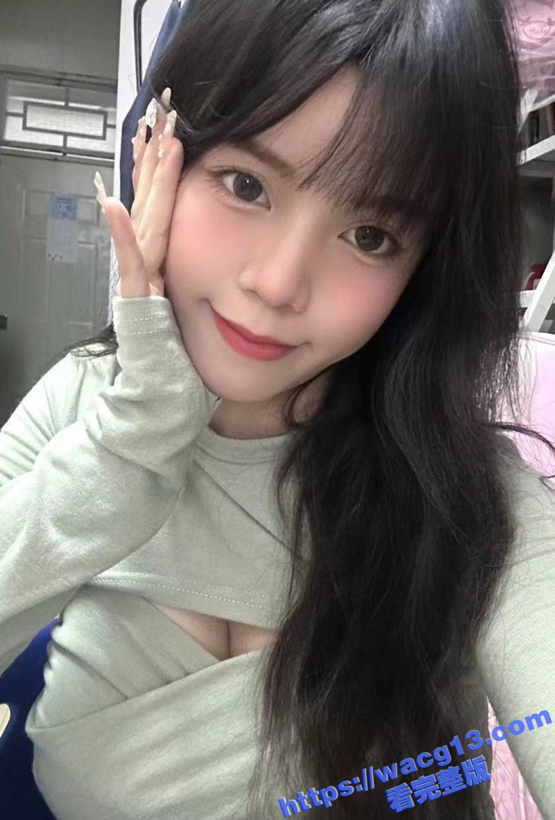 武汉大学高颜值女学生 袁洁怡化身母狗 被金主调教捏奶扇臀 翘臀美乳统统被蹂躏扇红！