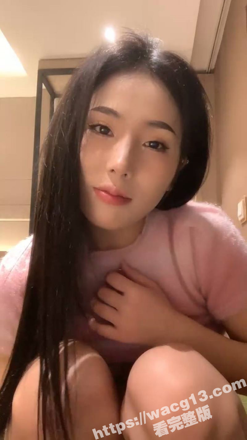 极品颜值的御姐少妇在金主面前趴地跪舔 肥美的蝴蝶逼沦为金主胯下玩物 完美视角花式爆操！