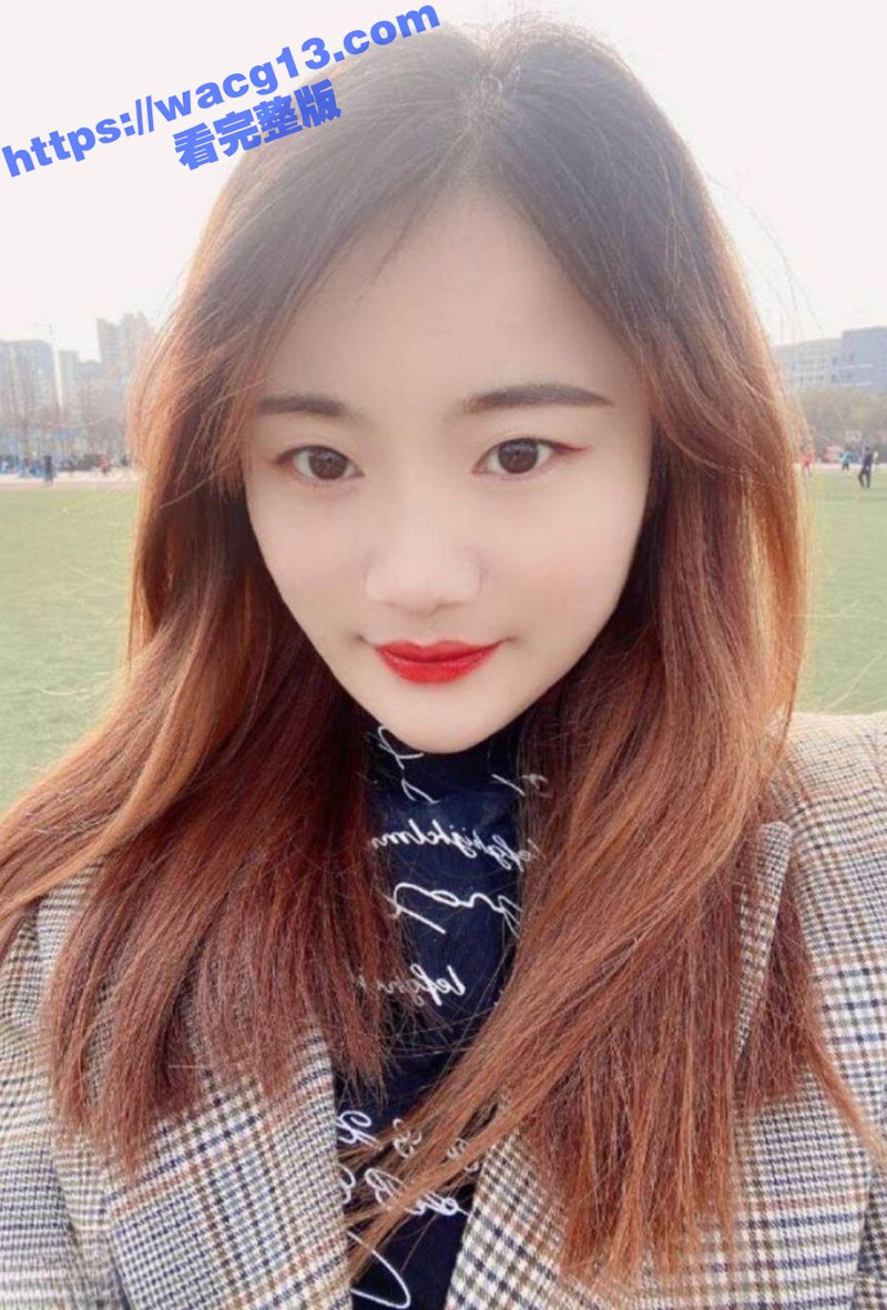 清纯学生妹边口交边玩和平精英 梨形身材大屁股 穿黑丝肉丝全套足交 裸足丝足你喜欢哪样？