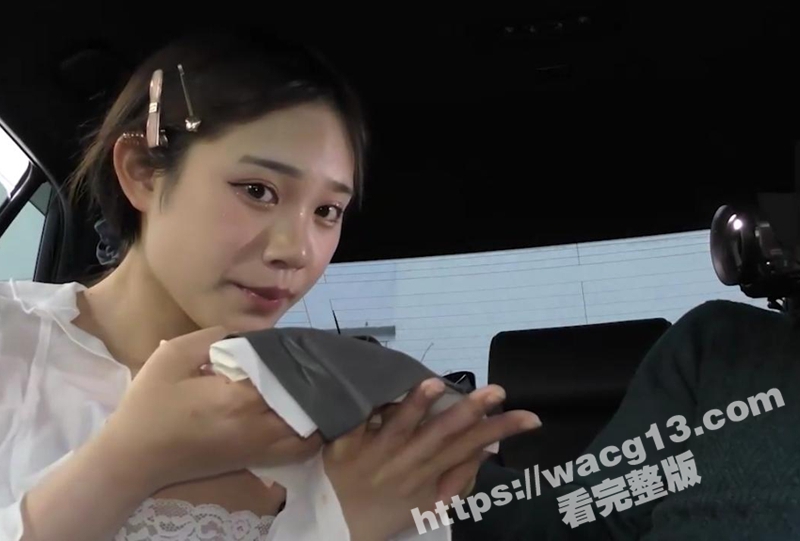 超高颜值棒子国气质美女 精致妆容反差感拉满 灵活舌头配舌钉 狂舔白毛鸡巴 舌技出神最后口爆收尾！