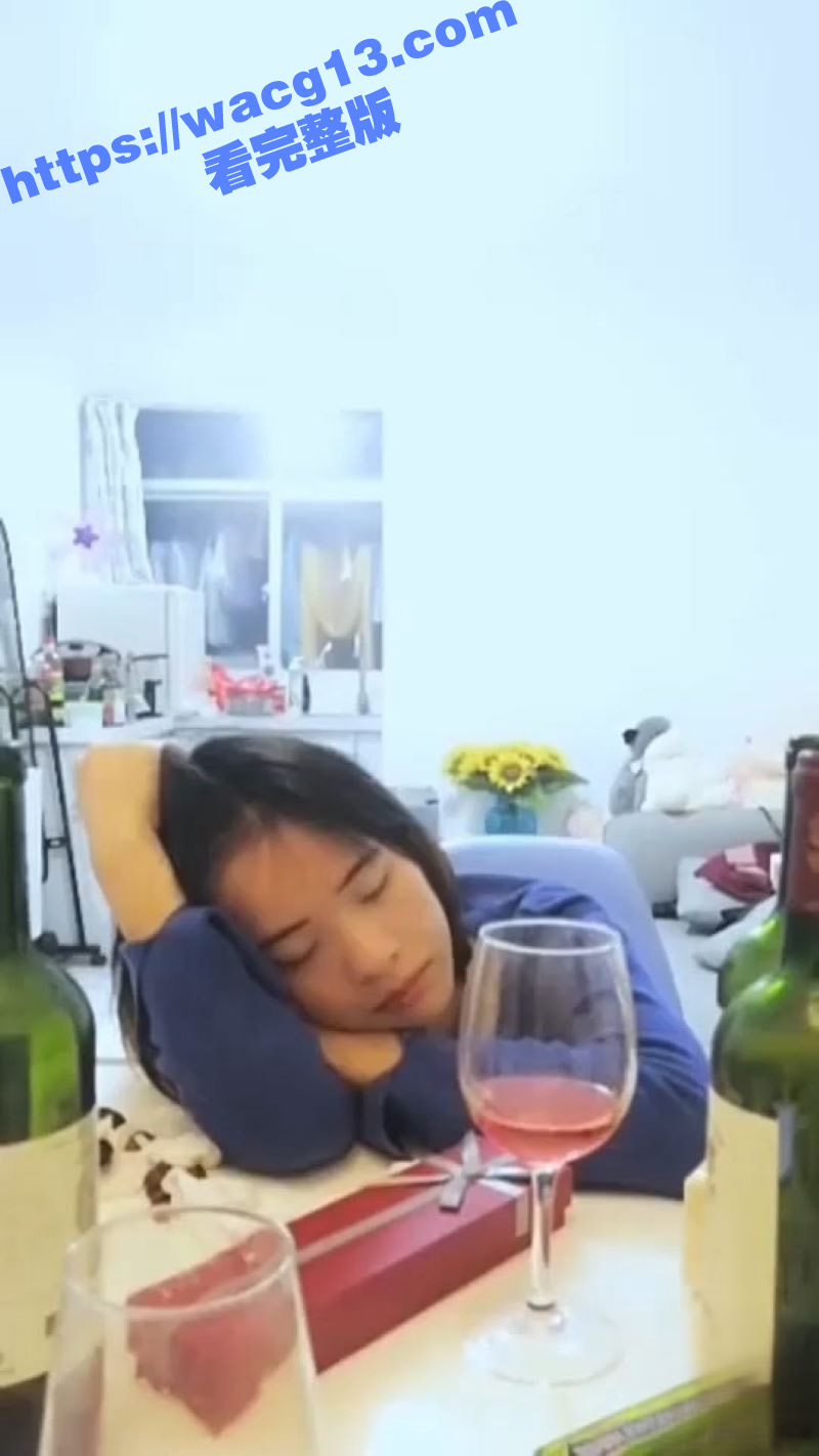 穿校服的清纯学生妹被相关图片