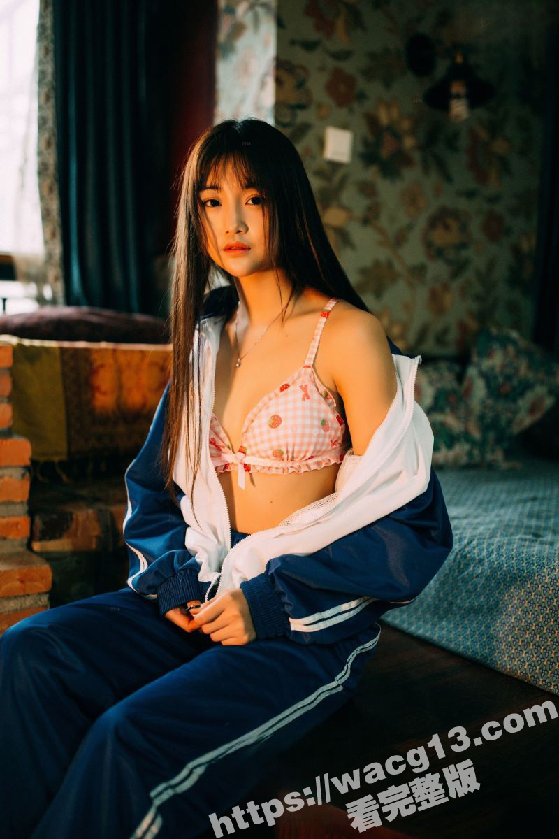穿校服的清纯学生妹被相关图片