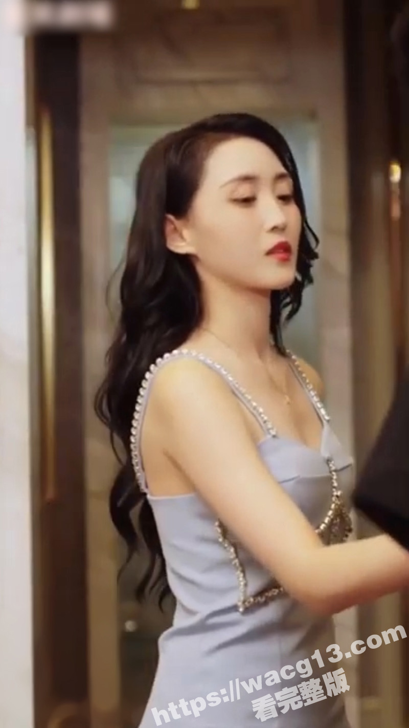 热门擦边短剧 房东请相关图片