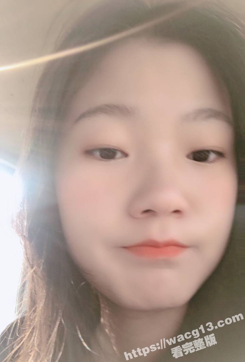 成都金牛区荷花池03年反差婊 董清桥 同时劈腿三个男友 还与表哥约炮 高超口技吸得紧舔得妙 各种玩转男人心！