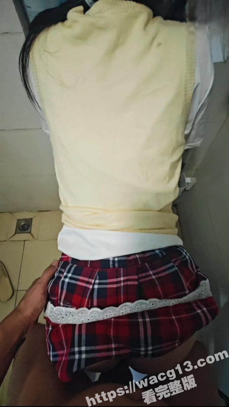 海角大神 马桶上的女相关图片