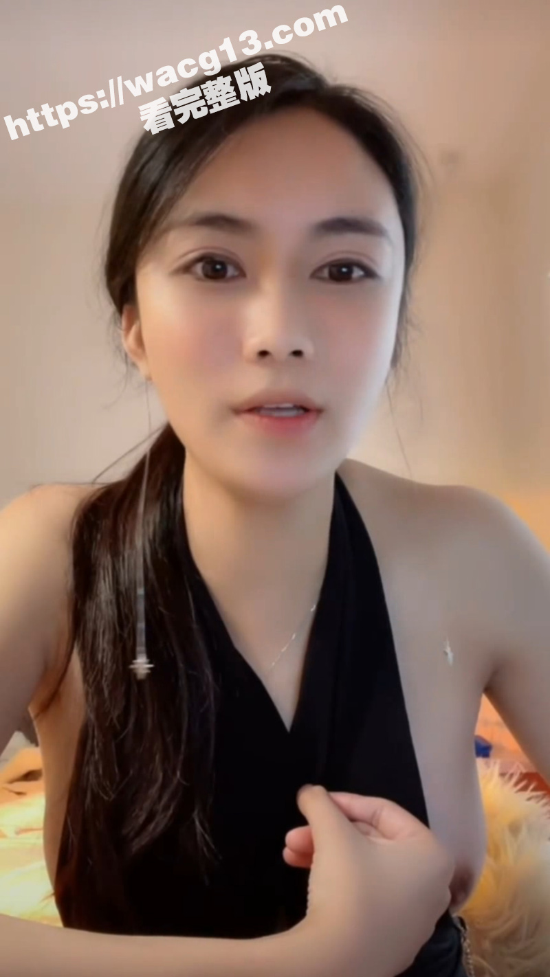 抖音高颜值女神芯宝 相关图片