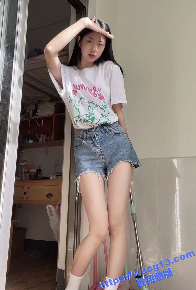 投稿约炮苗条美女学生相关图片