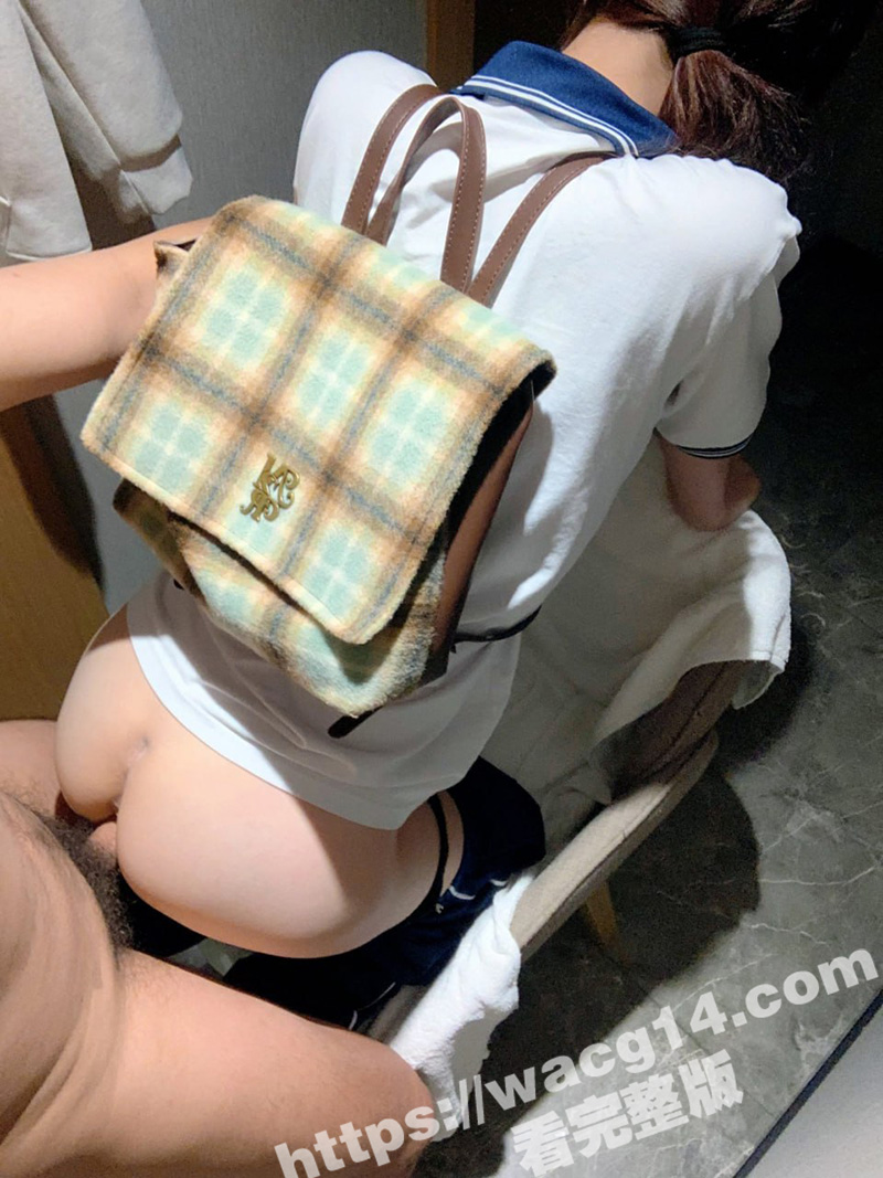 反差大学校花泉城情侣相关图片