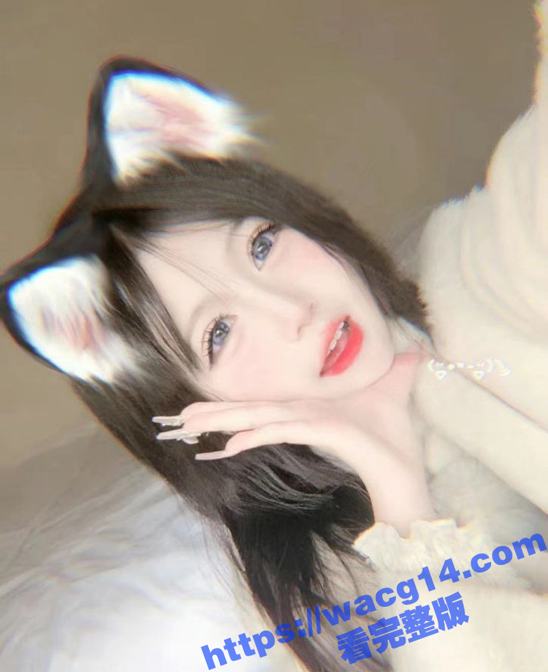 抖音嫩妹女神染崽 早期的福利主播 后因怀孕上岸 没想到只是聊几句 骚货就暴露淫荡本质