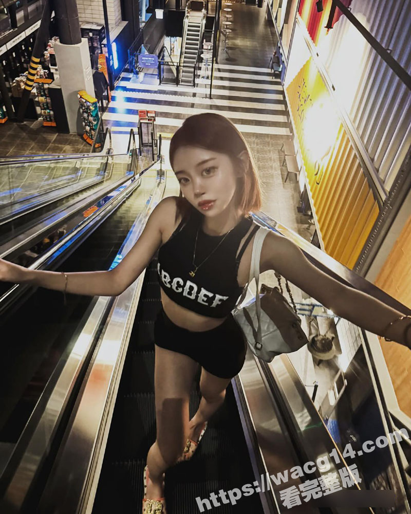 韩国前女团成员 下海相关图片