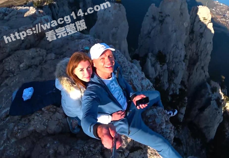 欧美情侣登顶艾佩特里相关图片