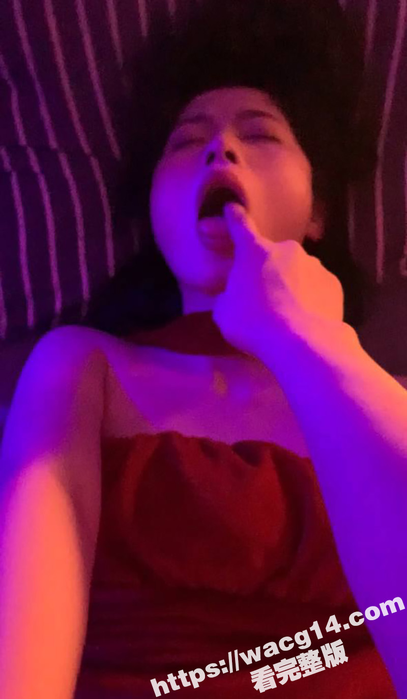 极品身材人妻同事 一相关图片