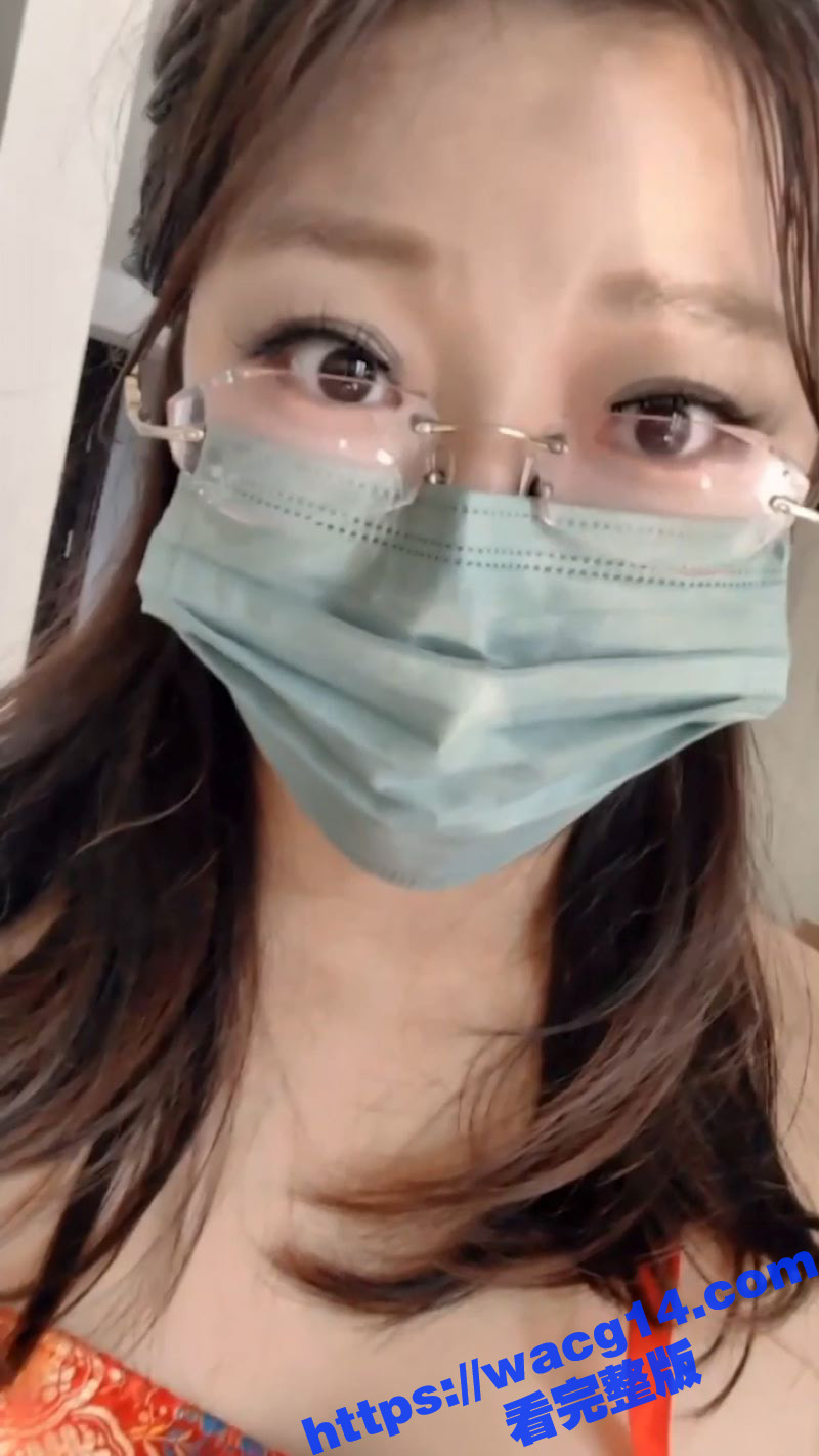 哺乳期巨乳少妇痴迷约相关图片