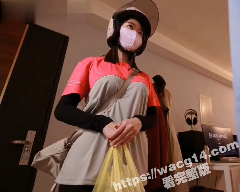 偶遇大奶美腿女外卖员相关图片