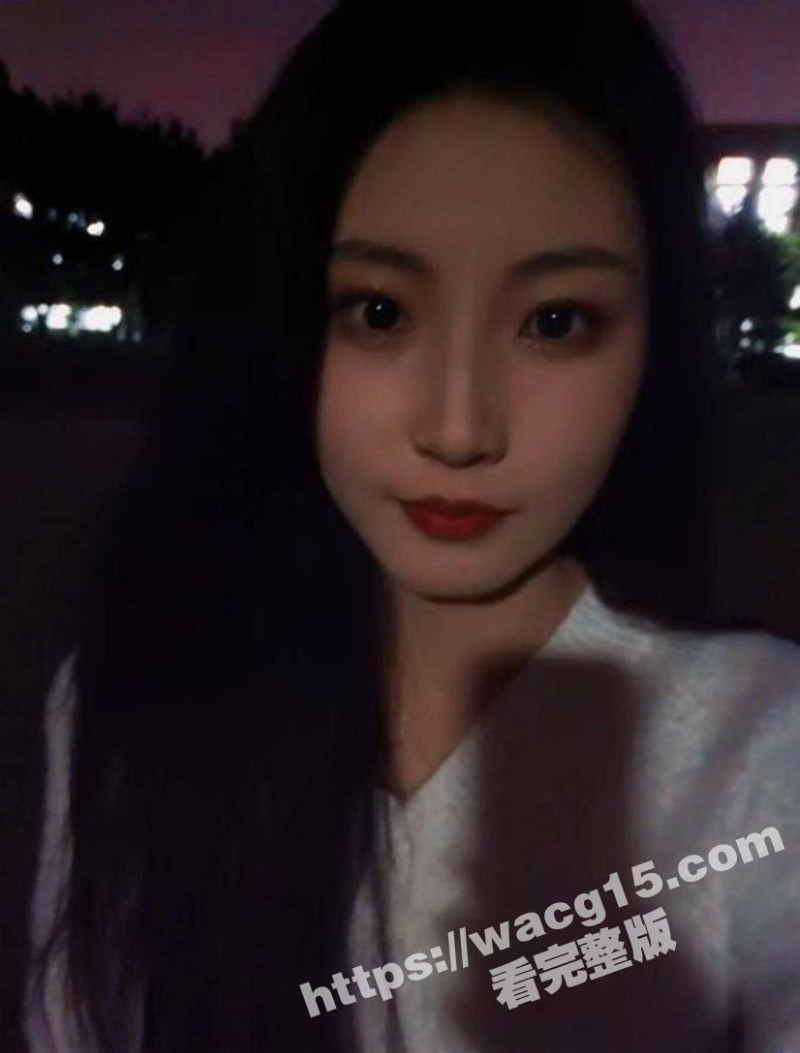 成都文理学院母狗反差婊刘芳不雅视频流出 被学弟约到酒吧灌醉再拉到酒店狂操 抓胸前插后入肥臀动起来真带劲！